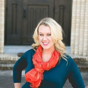 Meet your Posher, Chrissy